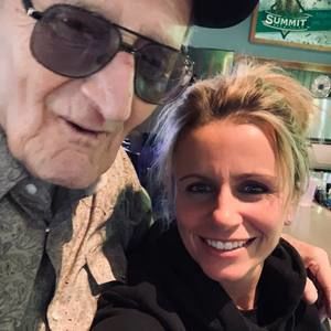 Meet your Posher, Holly